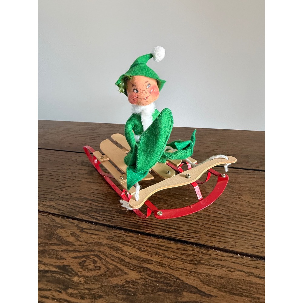 Annalee Elf on Sled Christmas Doll Green Small Good Vintage 1988 Posable Felt